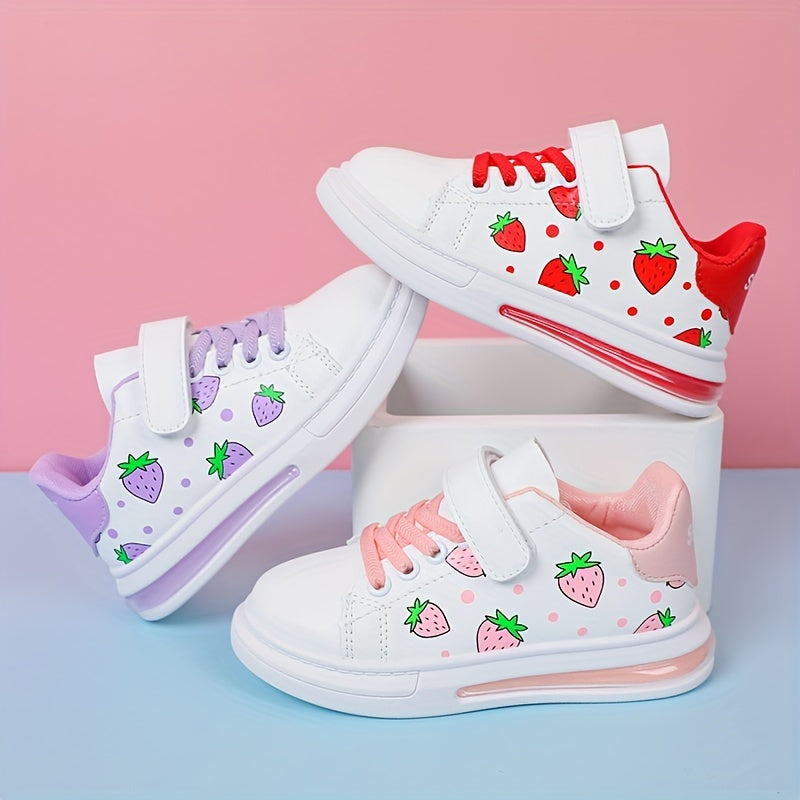 Casual cute cartoon strawberry pattern low top sneakers for girls, comfortable non-slip skateboard shoes for all seasons.