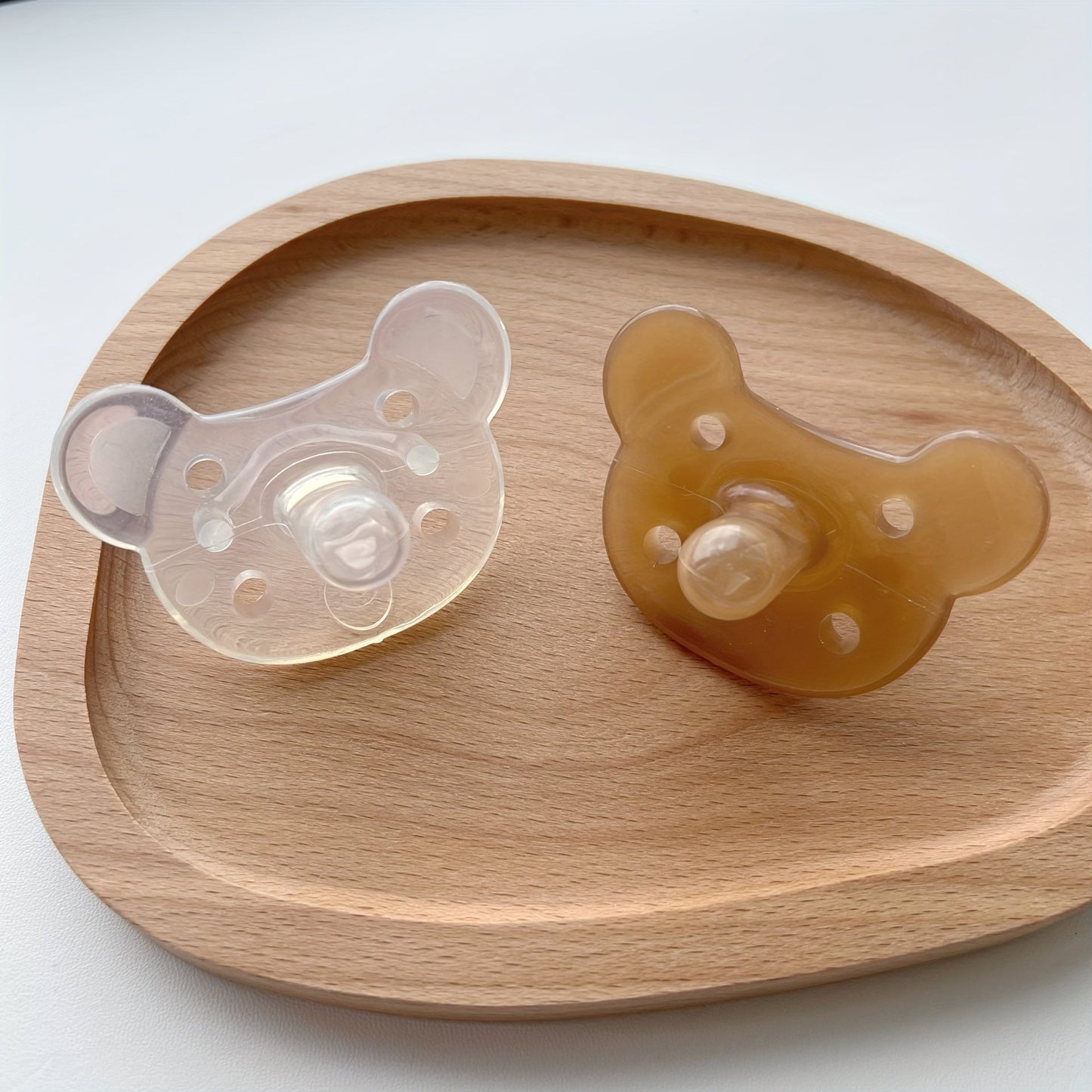 Bear Design Silicone Baby Pacifiers - Soft and Soothing BPA-Free Teether for Oral Development, Suitable for Newborns to 3 Years Old. Gentle on Gums, Food-Grade Material for Safe Teething.