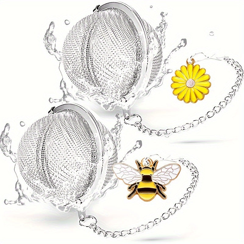 Gift your loved ones with a set of two stainless steel tea strainers adorned with charming honeybee and beehive designs. These durable infusers come with hanging chains and are perfect for brewing loose leaf tea. Ideal for Christmas, Thanksgiving