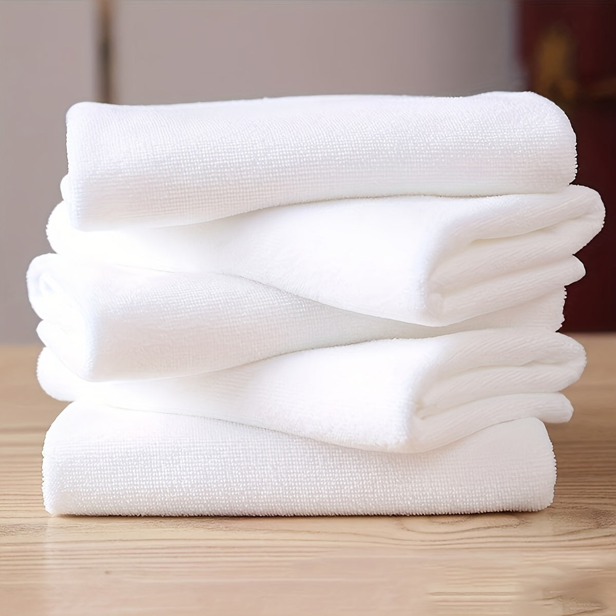 5 pieces of lightweight towels with a modern design, solid color, and space theme. Rectangular and weighs 50g per square meter, ideal for hotel and travel.