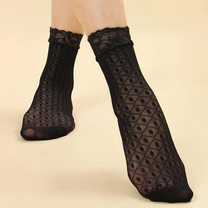 Set of 5 fashionable thin floral lace socks, comfortable and breathable short socks for women.