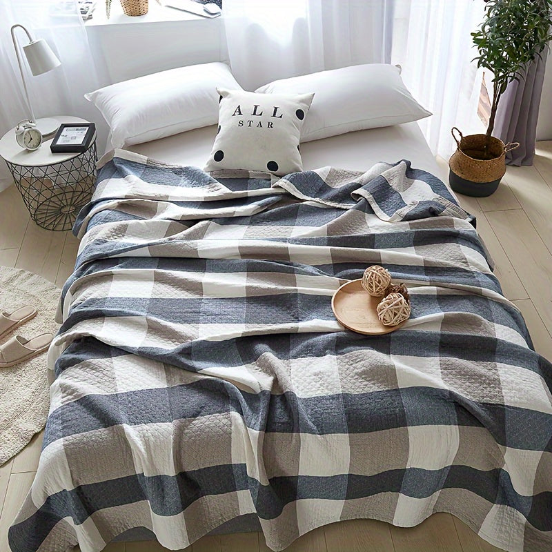 High-Quality Boho Checkered Lightweight Quilt made of 100% cotton with a 40s thread count. Features a neutral grey and white plaid design suitable for modern farmhouse and bohemian