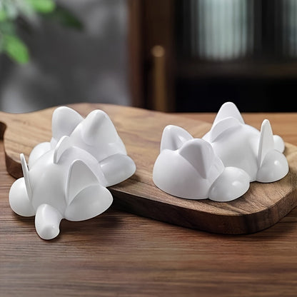 This set includes 2 cute cat-shaped molds designed for making rice balls, perfect for sushi and nori rolls. Each mold can hold up to 200 grams of rice, making them ideal for home cooking, picnics, and packing lunch boxes.