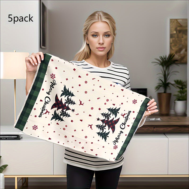 5 soft Christmas towels featuring cartoon patterns of Christmas decorations, trees, snowflakes, and gifts, with excellent water absorption.