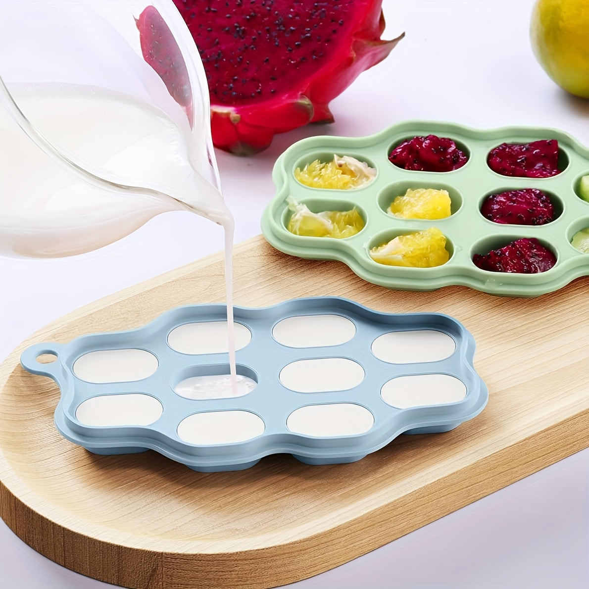 Set of 5 Pieces: Silicone Food Storage Box and Fruit and Vegetable Puree Making Feeder Combination Set