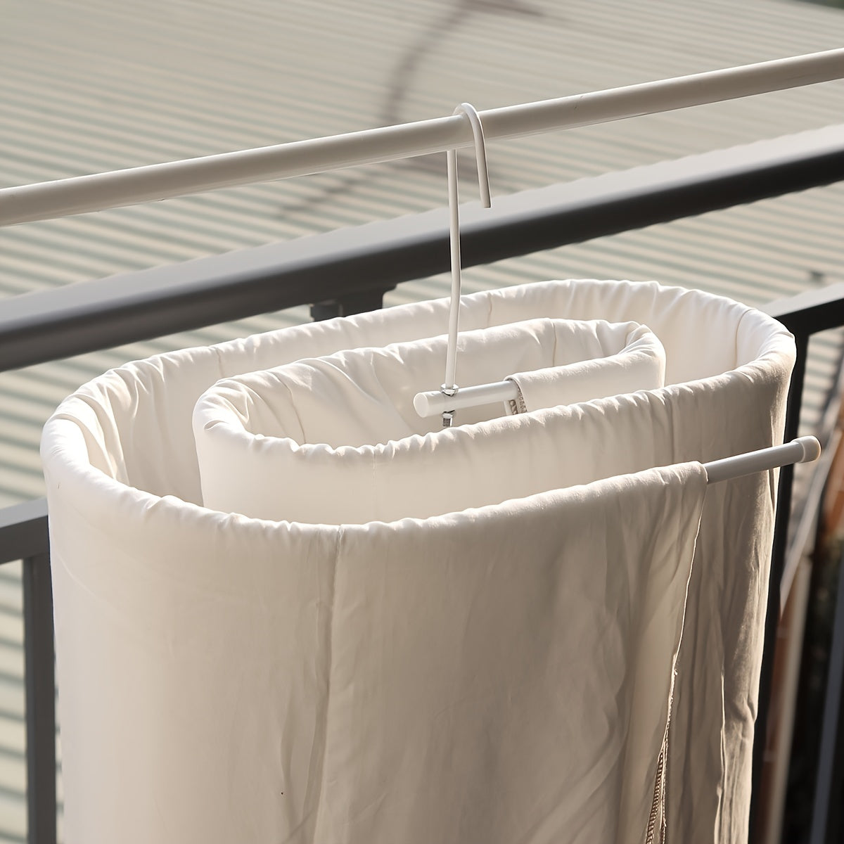 Top Pick: Metal Spiral Clothes Drying Rack with 360-Degree Rotation, Ideal for Drying Bed Sheets and Quilts at Home