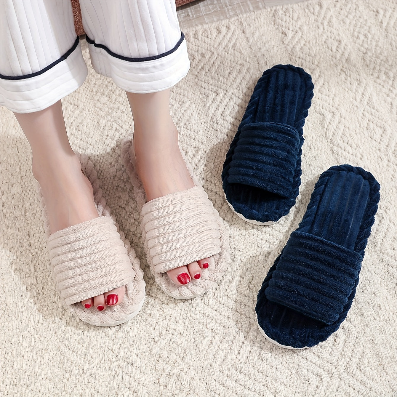 Corduroy fuzzy slippers for women, ideal for indoors and outdoors in autumn and winter. Washable and non-slip with a thick sole. Maternity and cozy home attire.