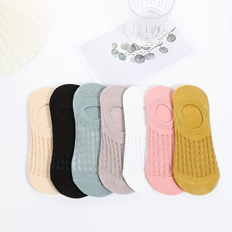 6 pairs of breathable and lightweight no-show ankle socks for women.