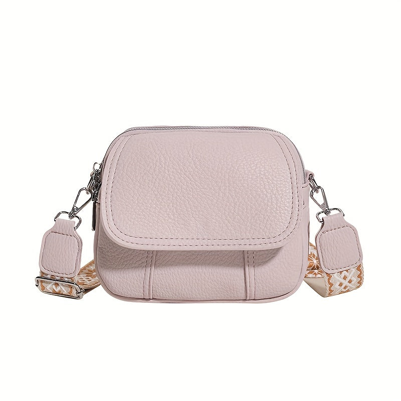 Square crossbody bag with wide strap and zipper, in solid color