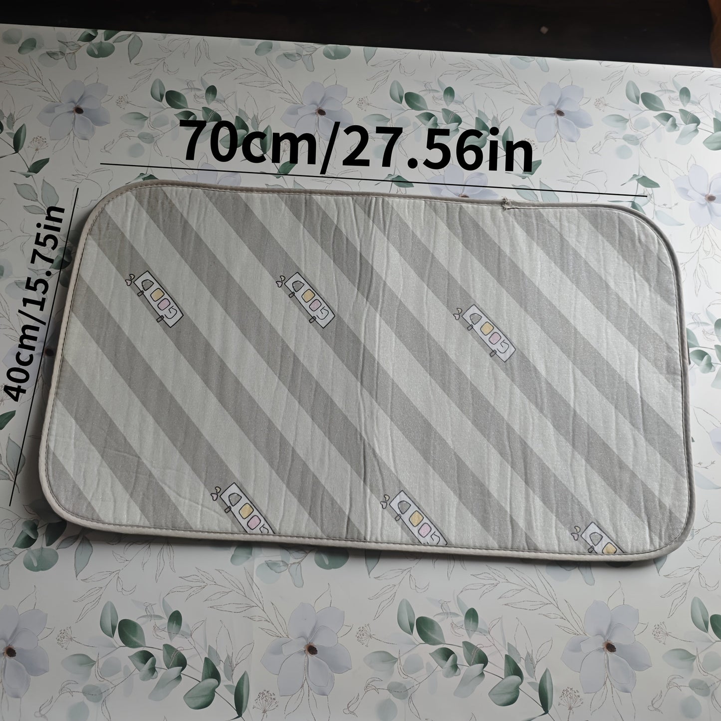 Ironing just got easier with our 2 convenient sizes of Ironing Mats. This portable and foldable Laundry Pad is essential for ironing clothes on the go. Its Hanging Door Design allows for easy storage and no electricity is needed to use it. Choose from