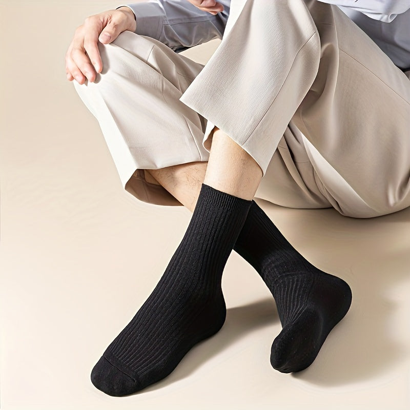 Men's 5-pack crew socks for all seasons, ideal for business and sports. Breathable and sweat-wicking.