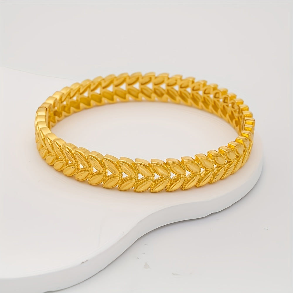 Luxurious and beautiful, this set of two Golden Elegant and Exquisite Hollow Open Bracelets are perfect for adding a touch of glamour to any outfit. With a design that radiates golden glory, these bracelets are an ideal gift for the Middle East Saudi