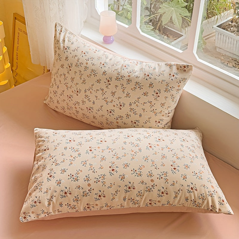 One piece of a modern floral hypoallergenic pillowcase made from deep pocket, comfortable, breathable polyester. This pillowcase is machine washable, non-fading, and perfect for dorms, bedrooms, and guest rooms. Made from 90gsm woven fabric.