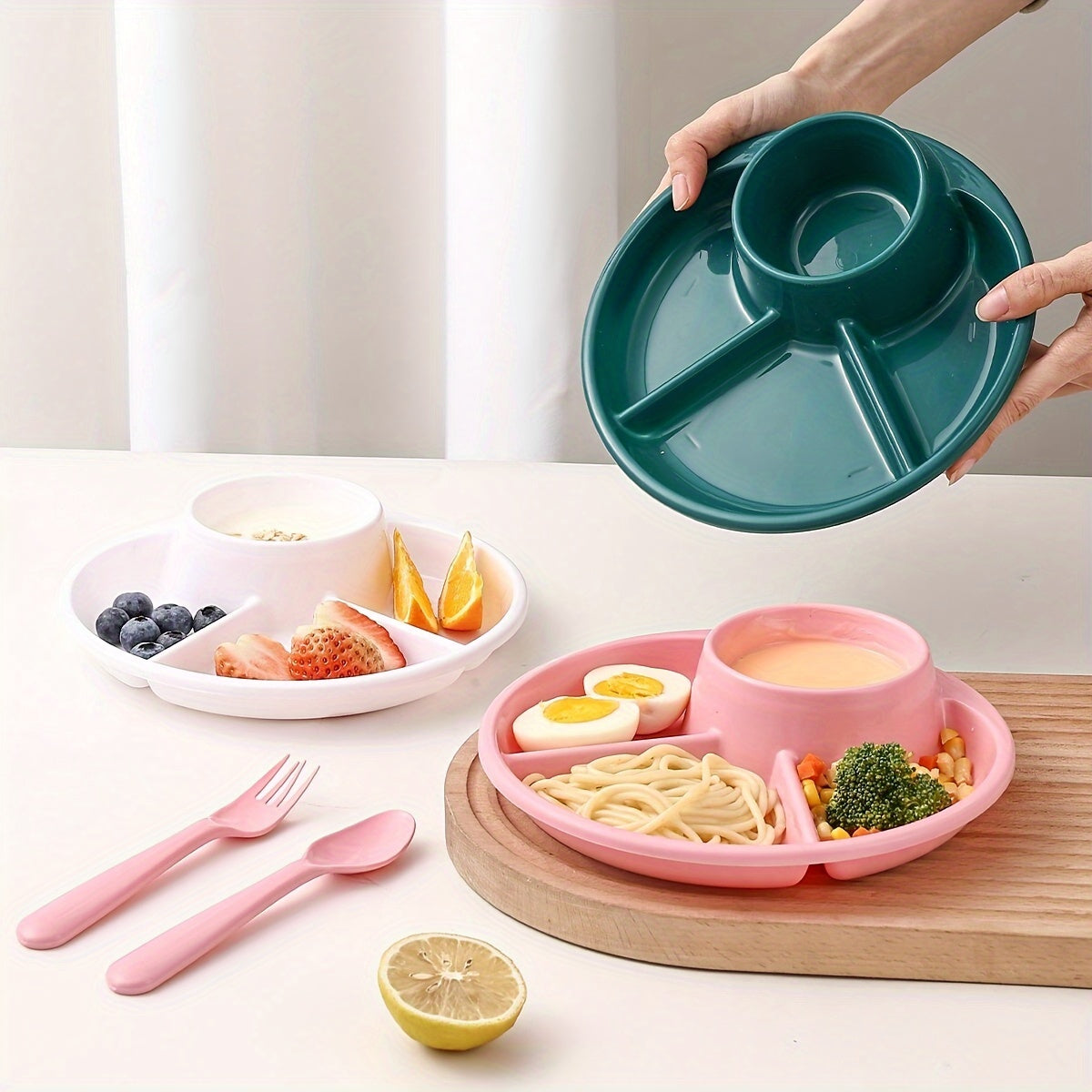 Round plastic breakfast plate with compartments, ideal for dieting and meal prep. Microwave-safe for easy heating. Great for salads, fruit, snacks, and appetizers.