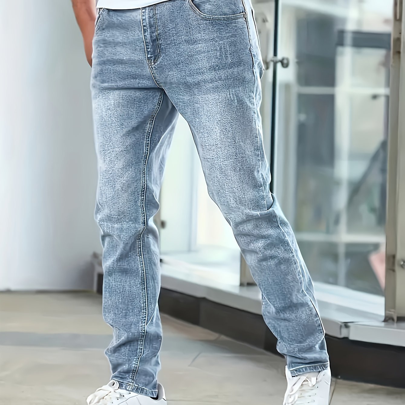 Casual medium stretch denim jeans for men, classic design