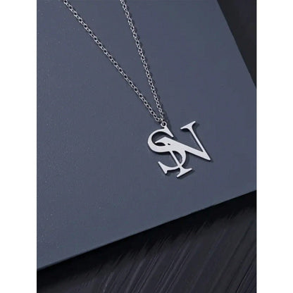 This stunning custom English name necklace boasts a beautiful layered design that is both timeless and classic. It is the perfect accessory for parties, banquets, and weddings. With its minimalist and elegant style, it is versatile enough to be worn by