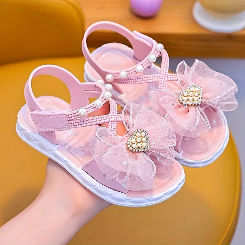 New summer girls' sandals for 2024 with anti-slip soft bottom, perfect for medium and large children. Ideal for little girls and baby princesses at the beach.