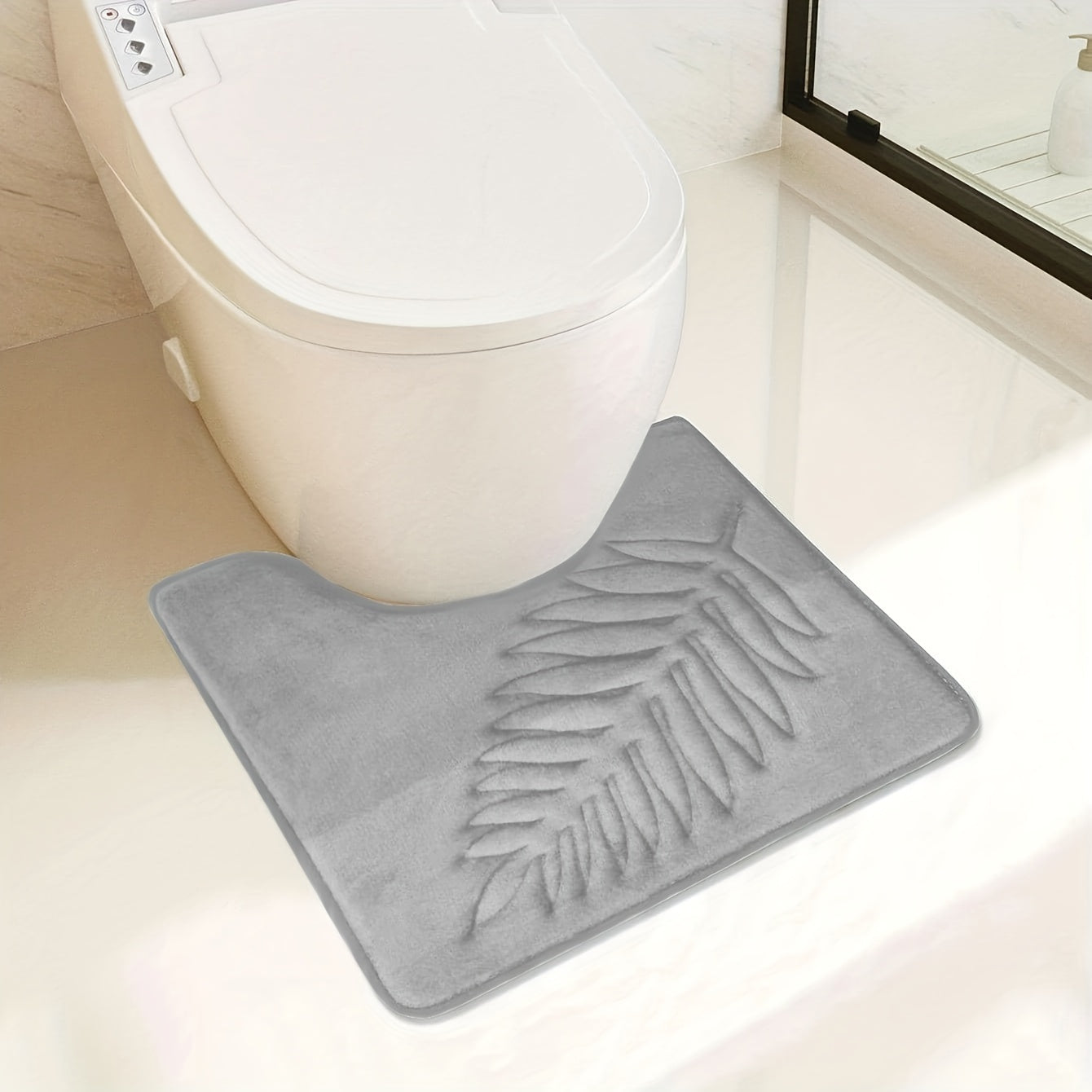 Set of bath rugs with a geometric leaf pattern, made of stain-resistant machine-made non-woven polyester with anti-slip backing. Each rug is 1.2cm thick and weighs 600g/㎡, making them ideal for use in the bathroom, living room, kitchen, or entrance.