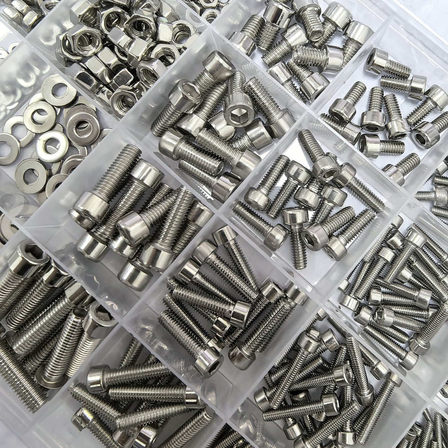 880pcs of stainless steel nuts and bolts, including hex head bolts, nuts, flat washers, and more, in a durable case – resistant to corrosion and neatly organized.