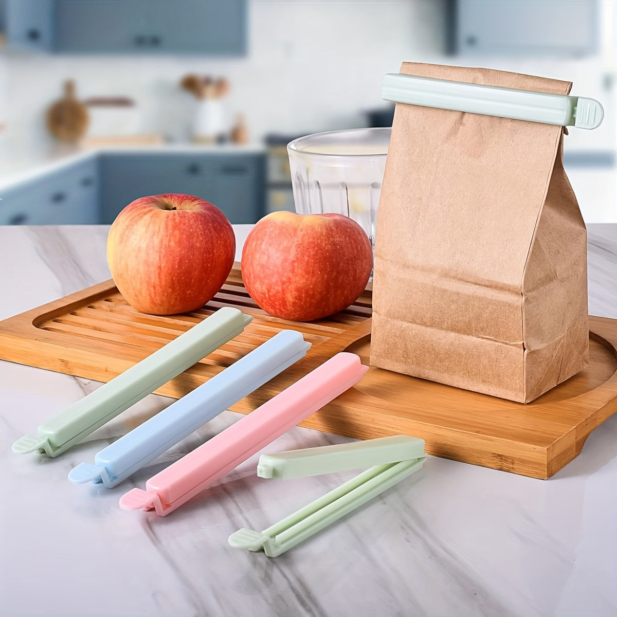 5 or 10 pieces of Food Bag Chip Clips for keeping your food fresh. These airtight sealing clips come in large and small sizes and are perfect for sealing various plastic bags. They are an essential kitchen accessory for organizing and storing food.