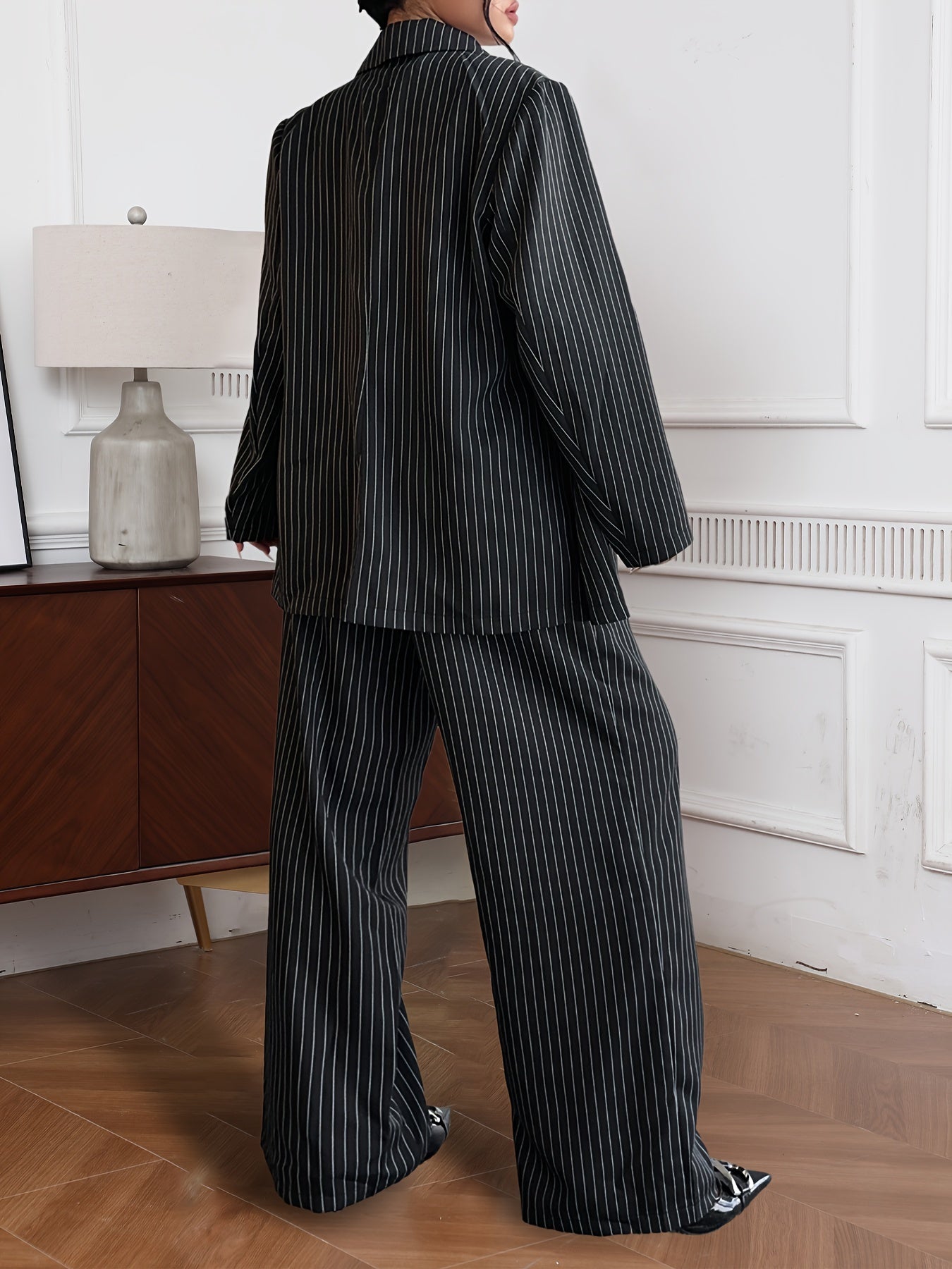 Women's three-piece suit with striped long sleeve jacket, v-neck vest, and trousers for commuting and parties in larger sizes.