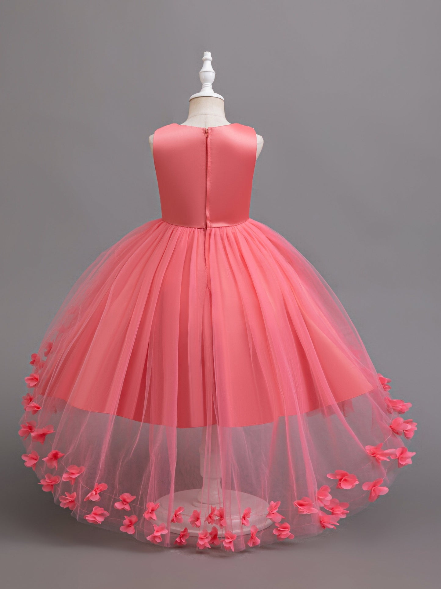 Elegant sleeveless dress with tiered mesh tutu, fake pearls, bowknot, and floral design for parties and balls.