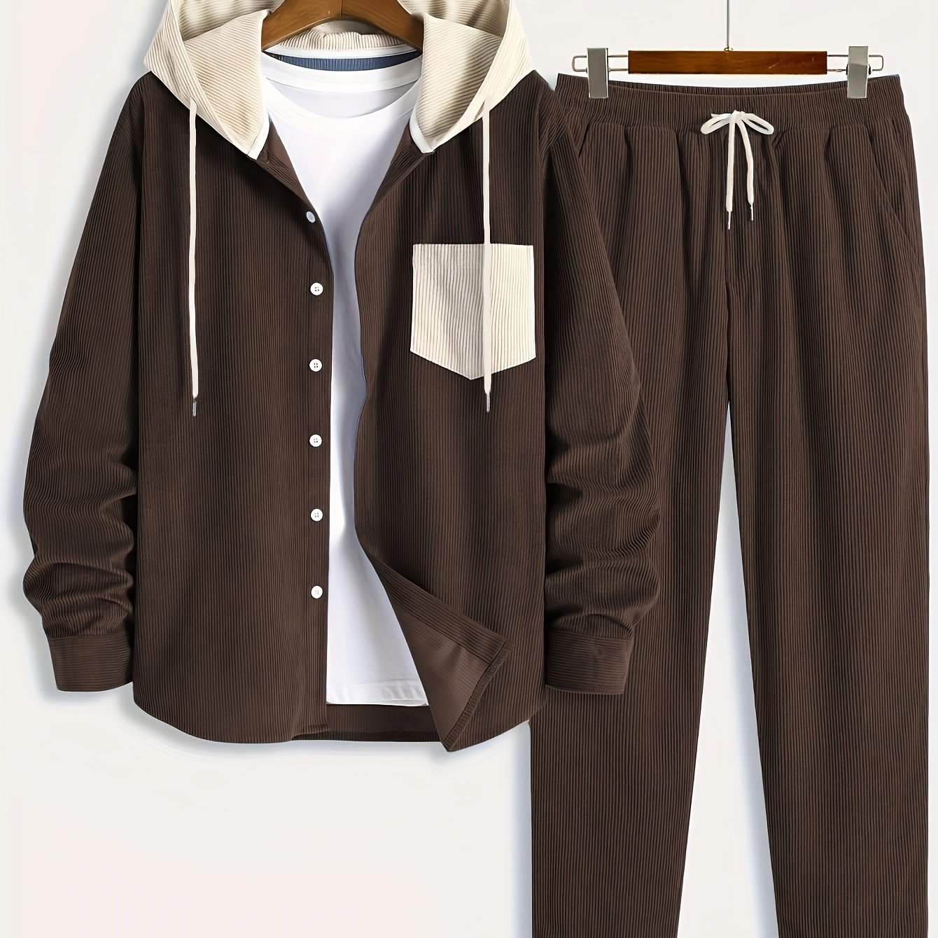 Corduroy two-piece set for men, hoodie with drawstring and pocket design, ideal for spring and autumn.