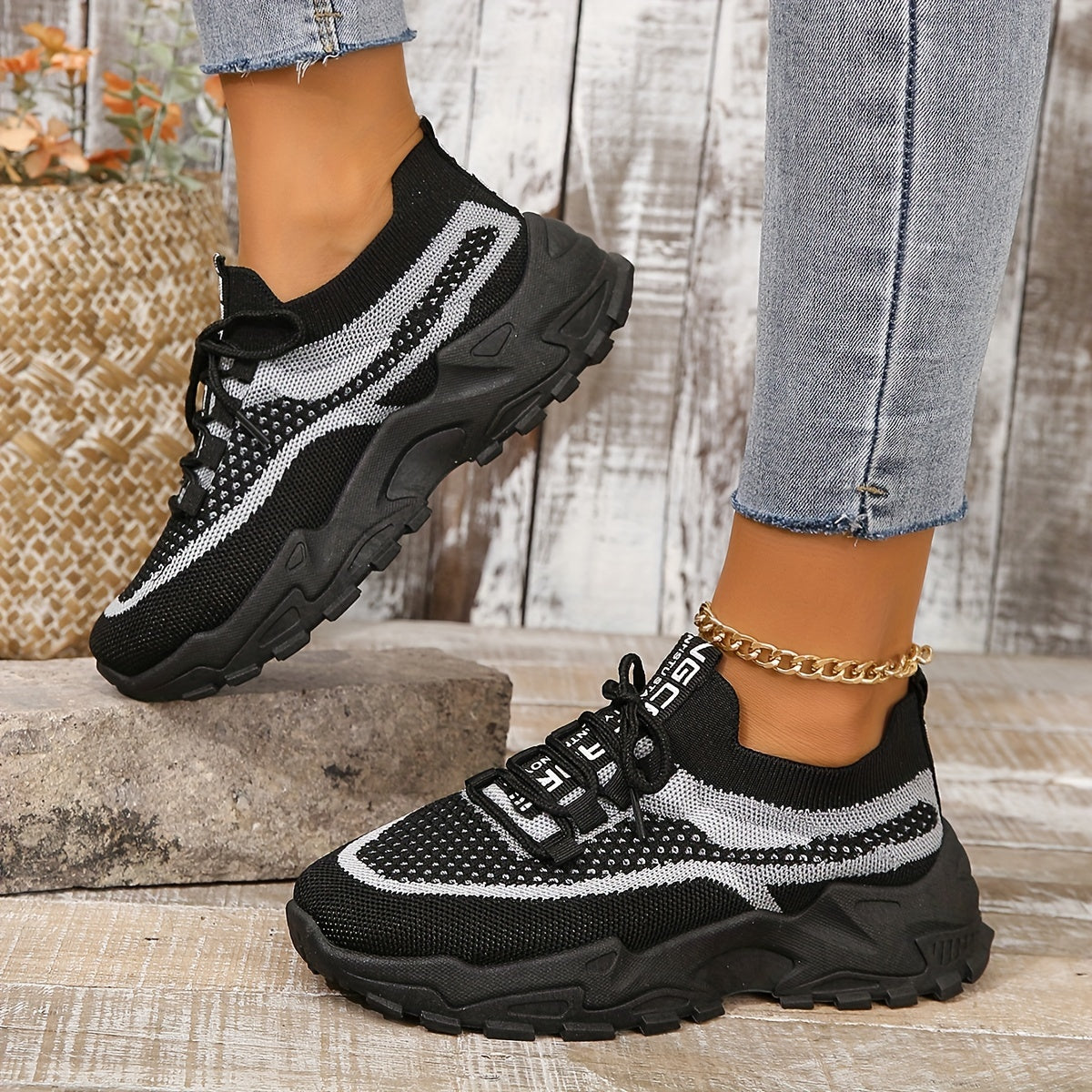 Women's mesh platform sneakers with breathable design, lace-up outdoor shoes for comfort and style in plus sizes.