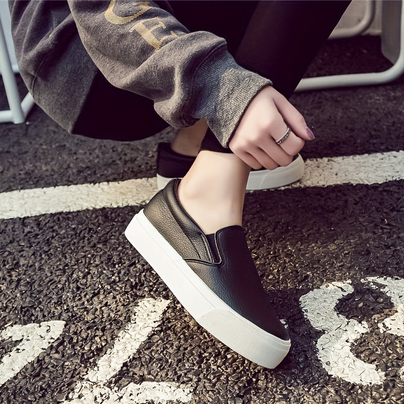 [Popular Choice] New black loafers for women, low-top slip-on shoe perfect for casual summer wear.