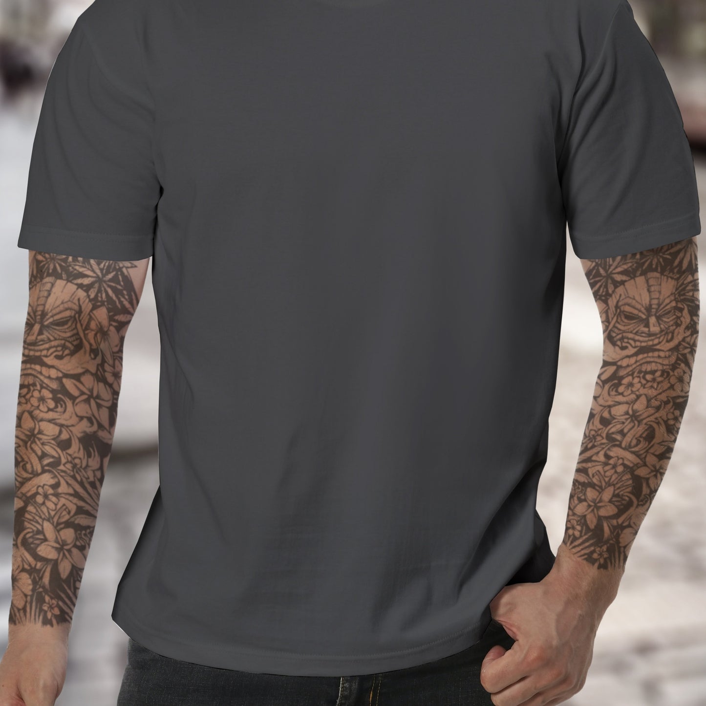 Men's solid color cotton t-shirt for summer comfort.