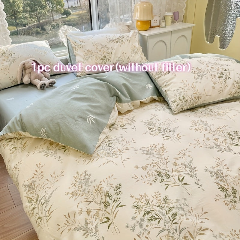 Polyester tropical floral duvet cover with hypoallergenic, breathable, machine washable properties. Features zipper closure and woven construction for all-season comfort in the bedroom.