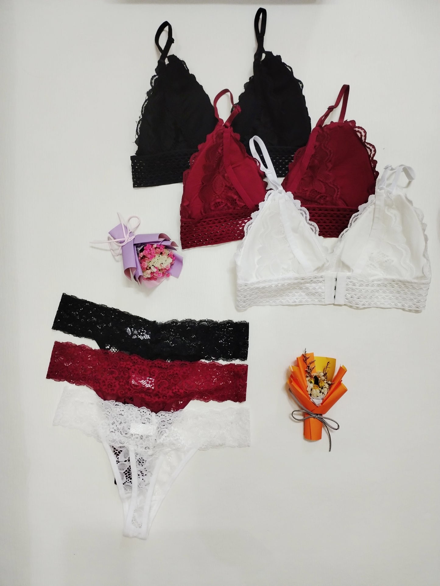 3-piece lace bra and panties set with contrast, scallop trim bralette and mesh thong lingerie set for women