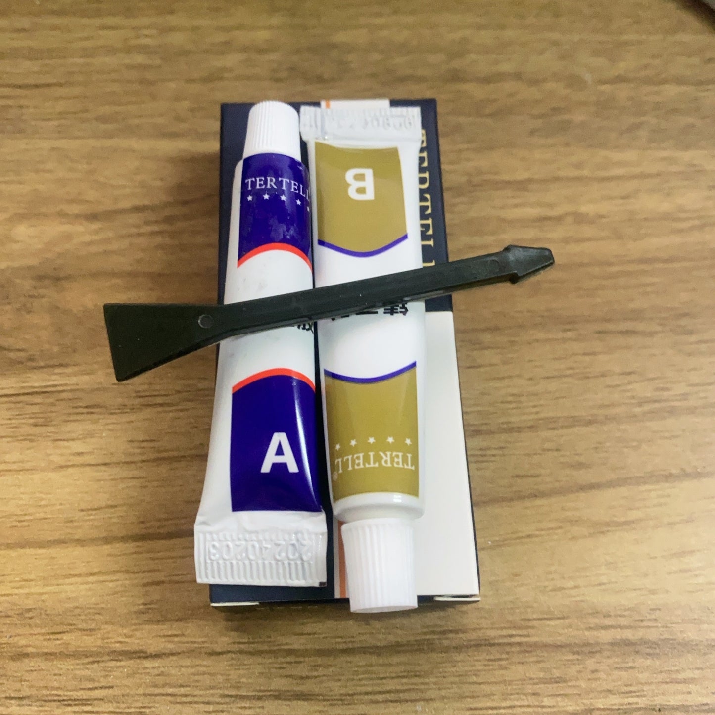 A+B Metal Repair Adhesive for Radiator and Tank Leaks