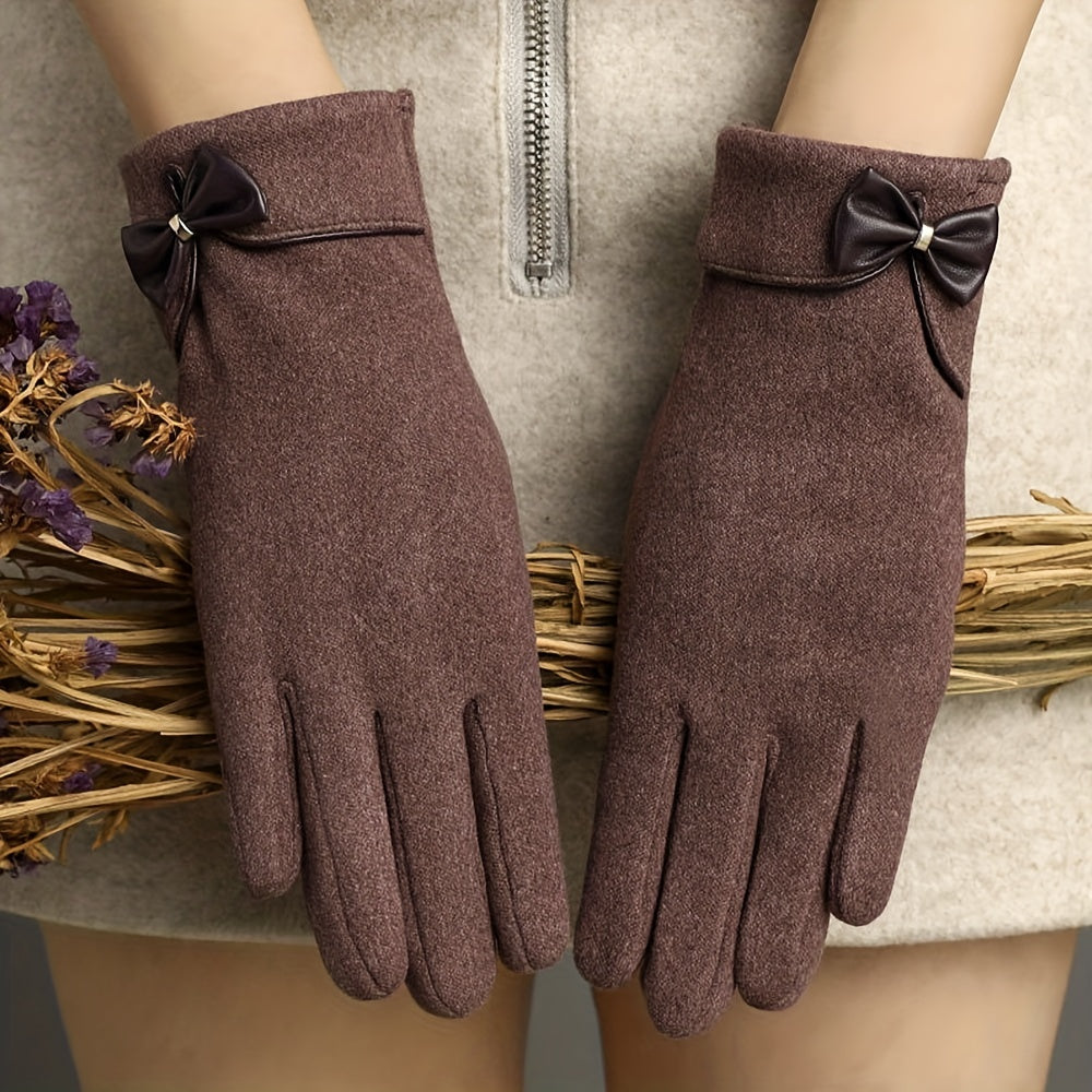 Chic Bow Accent Gloves: Cozy, Split Finger Touchscreen Gloves for Cold Autumn and Winter Days