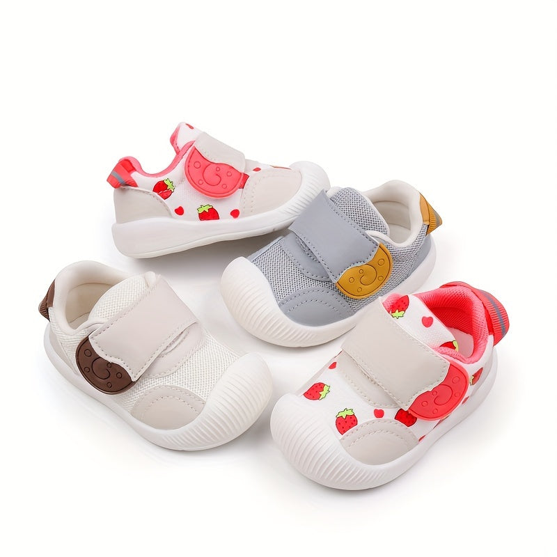 Adorable cartoon sports shoes for baby toddlers aged 0-2, with soft rubber soles, anti-slip and breathable design, ideal for outings.