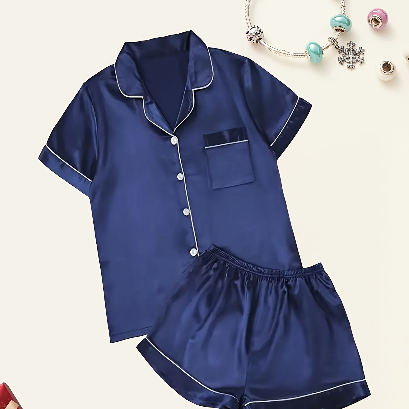 Short-sleeve satin pajama set with shorts, women's loungewear.