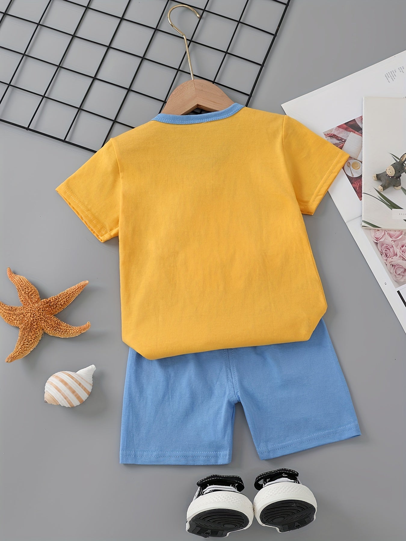 Boys' cotton color block crocodile print tee and shorts set, perfect for daily and outdoor wear in summer.