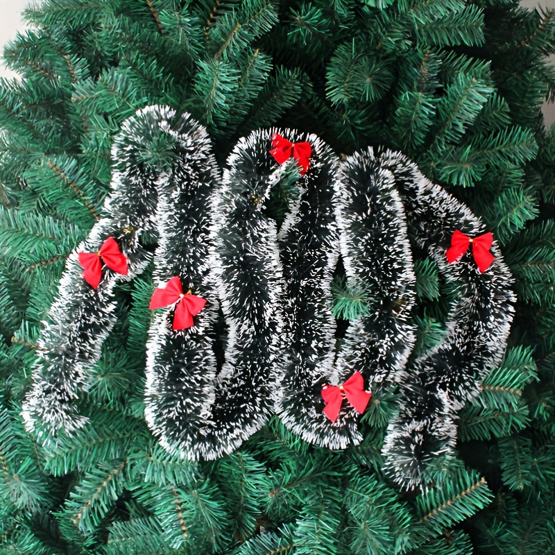 6.56ft dark green and white edge Christmas rattan with snowflake decorations, 3.54inch diameter. Perfect for weddings and holiday celebrations.