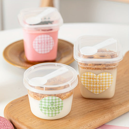 25 pieces of plastic cups with lids and spoons, perfect for serving desserts, puddings, and yogurt at parties, camping trips, picnics, or for take-out. These kitchen supplies and tableware accessories are ideal for food packaging.