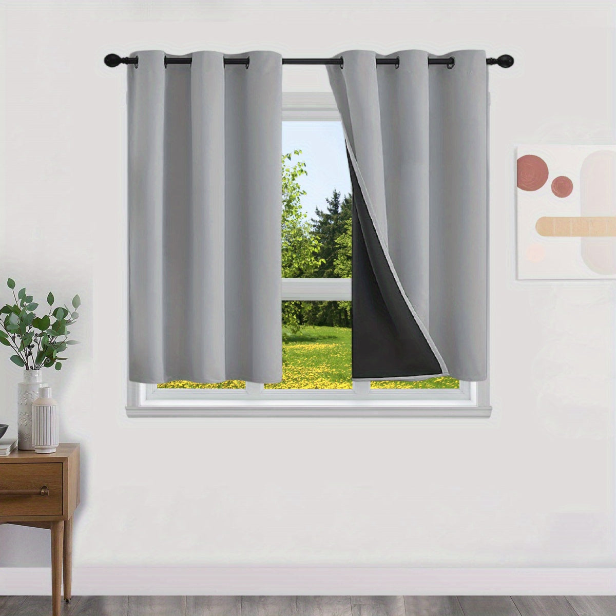 100% opaque blackout curtains, with a layer of lining included, 2 pieces.