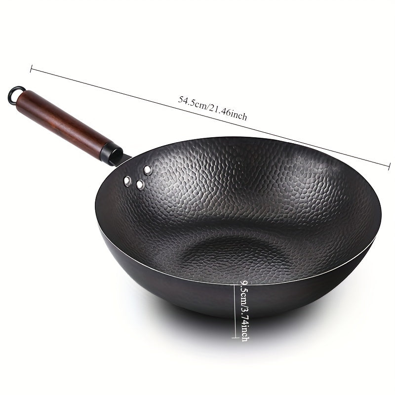 1 piece of Cast Iron Wok (32.0cm) suitable for Chinese-style cooking. This wok has a flat bottom and is compatible with electromagnetic stoves, electric stoves, gas stoves, and halogen stoves. It is a versatile kitchen utensil that is ideal for all types