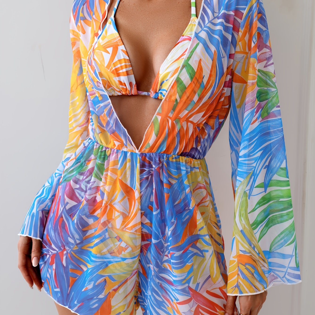 Three-piece sun protection suit with sexy print and lace for women's fashion.