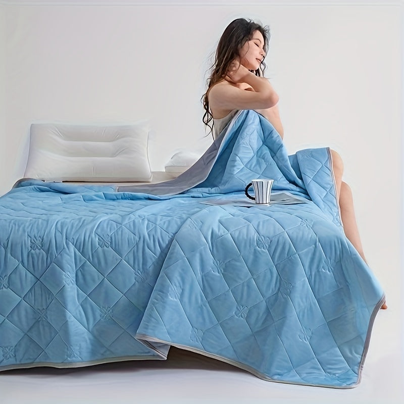 Modern Summer Quilt with Ultrasonic Embossed Design, Made of 100% Polyester, Easy to Machine Wash, Breathable and Lightweight, Print-Free for Cooling Comfort All Year Round, Perfect for Ice Cream Bedding