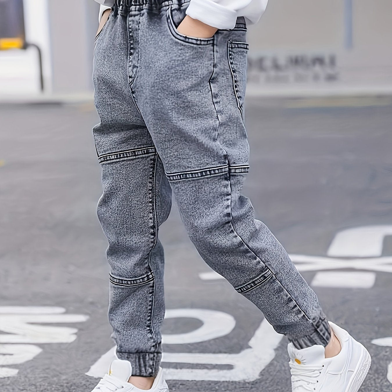 Boys' jeans with embroidered mouths