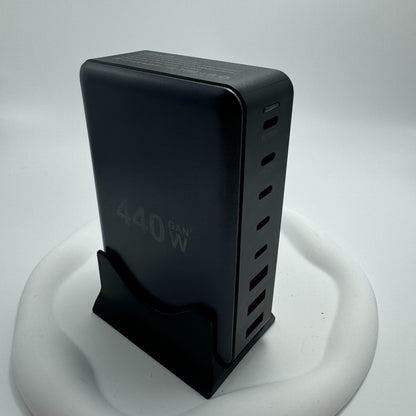 440W USB C адаптер питания с 8-портовым зарядным хабом, Gan III PD 100W зарядное устройство для ноутбуков, совместимое с различными устройствами. Подходит для путешествий и нескольких устройств, включает 3 USB A и 5 USB C.