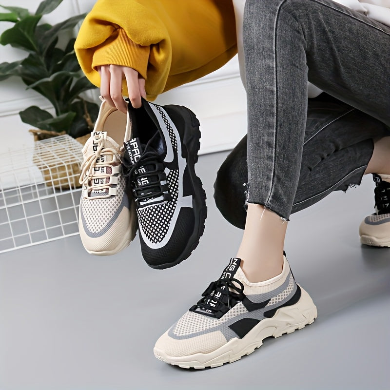 Women's casual sports shoes with thick-soled lightweight design for running.