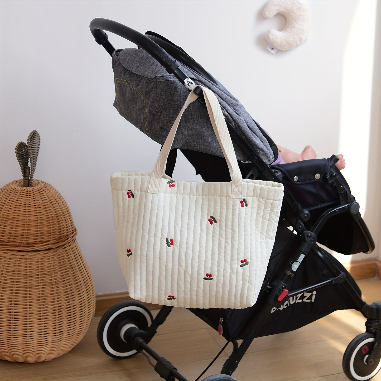 Roomy & Featherweight Parent Bag - Sturdy Polyester, Ideal for Diapers & Necessities