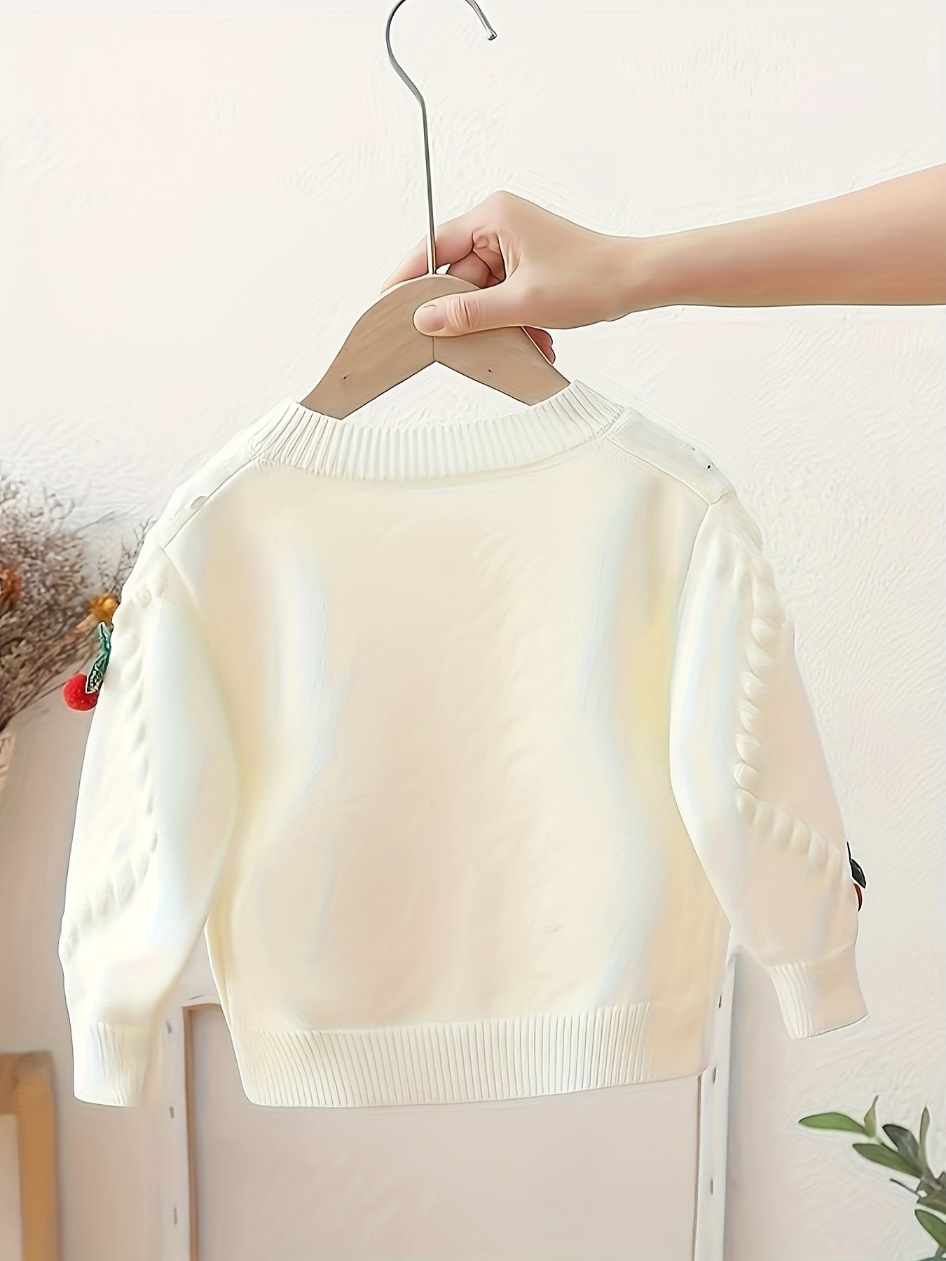 New Korean baby top: Girls' cherry sweater jacket for autumn and winter.