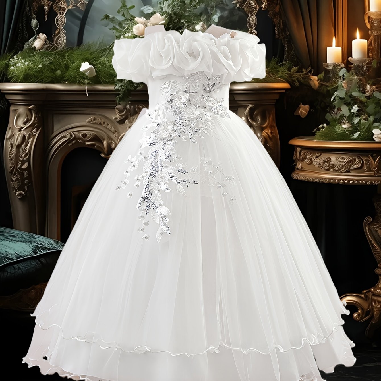 New girls' shoulder-baring princess gown with heavy work embroidery, pearl tassel detail, and floral clusters. Ideal for weddings, banquets, or parties.