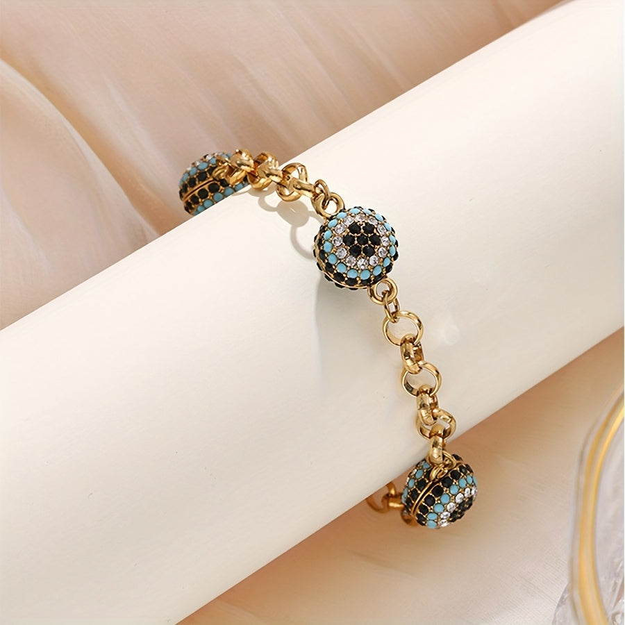 Stylish Evil Eye Bracelet with Rhinestones made of Elegant Golden-Plated Copper Alloy - Ideal for Casual Outfits & Vacations